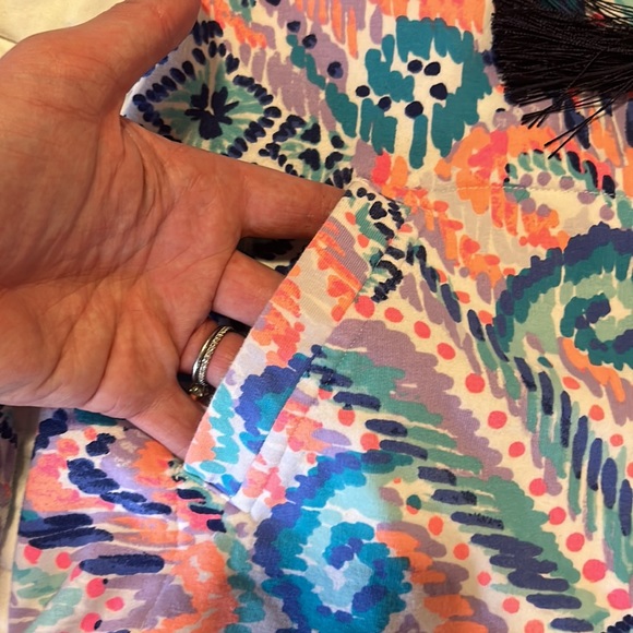 Lilly Pulitzer Tops - Lilly Pulitzer - Medium - pull over